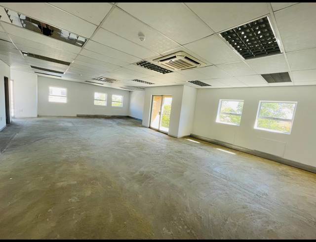 2,300M² OFFICE TO LET IN MIDRIDGE PARK
